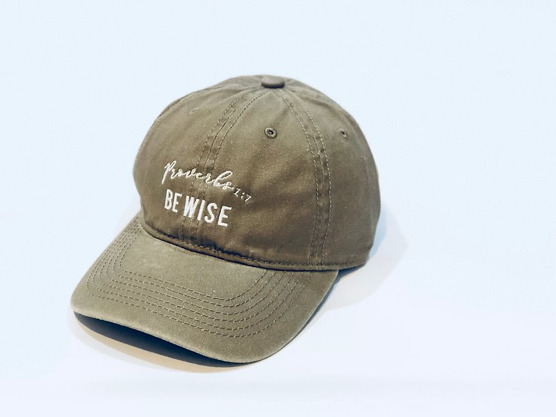 Be WISE。卡其 智慧老帽 祝福計劃 基督教福音品牌 聖經經文 箴言 - 帽子 - 其他材質 卡其色