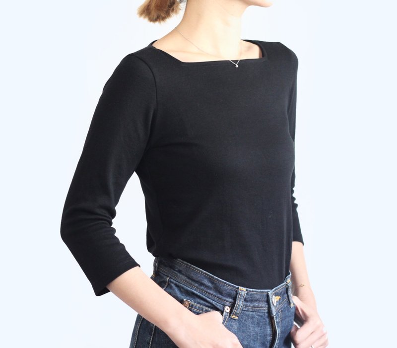 形にこだわった 大人のスクエアネックTシャツ 7分袖 - 女 T 恤 - 棉．麻 黑色