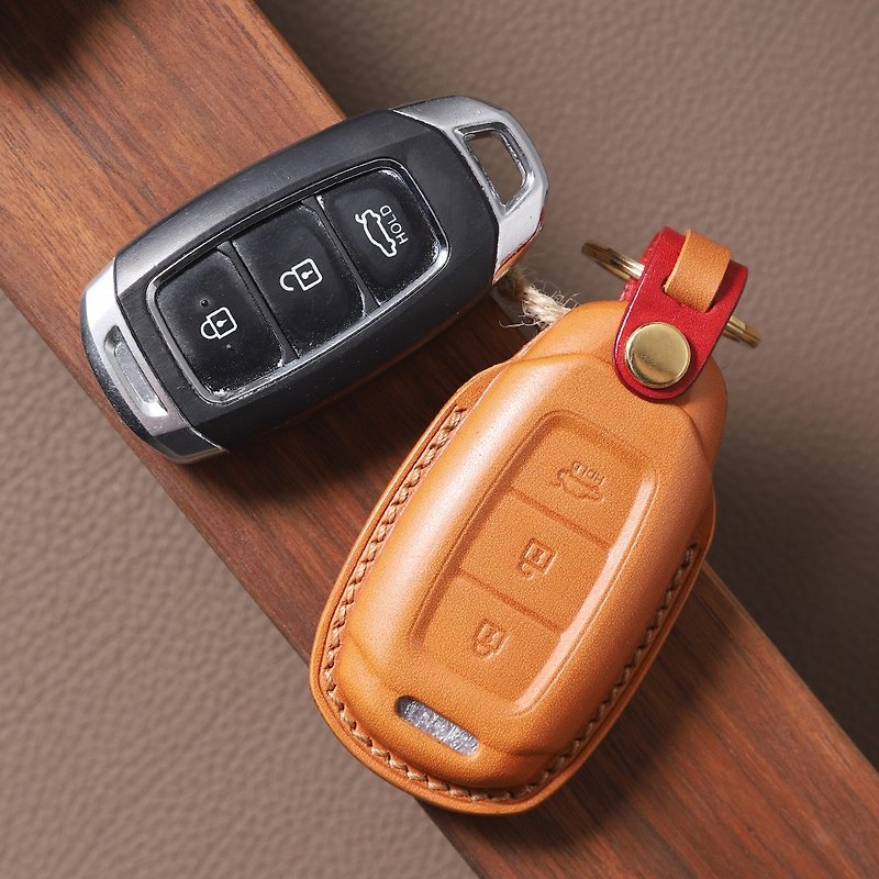 [Crazy Craftsman Sale] Fully Handmade Custom First Layer Leather Car Key Case For Hyundai Hyundai - Keychains - Genuine Leather 