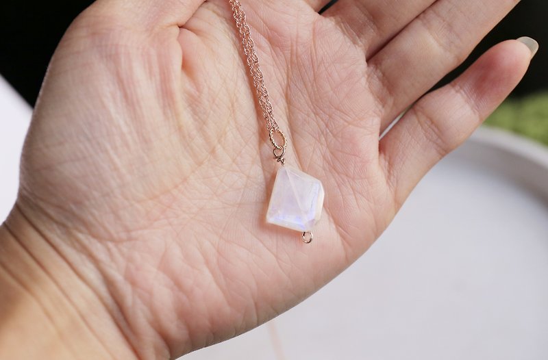 Medium Moonstone rose golden ossicular chain / Choker Moon Crystal popularity - Necklaces - Gemstone White