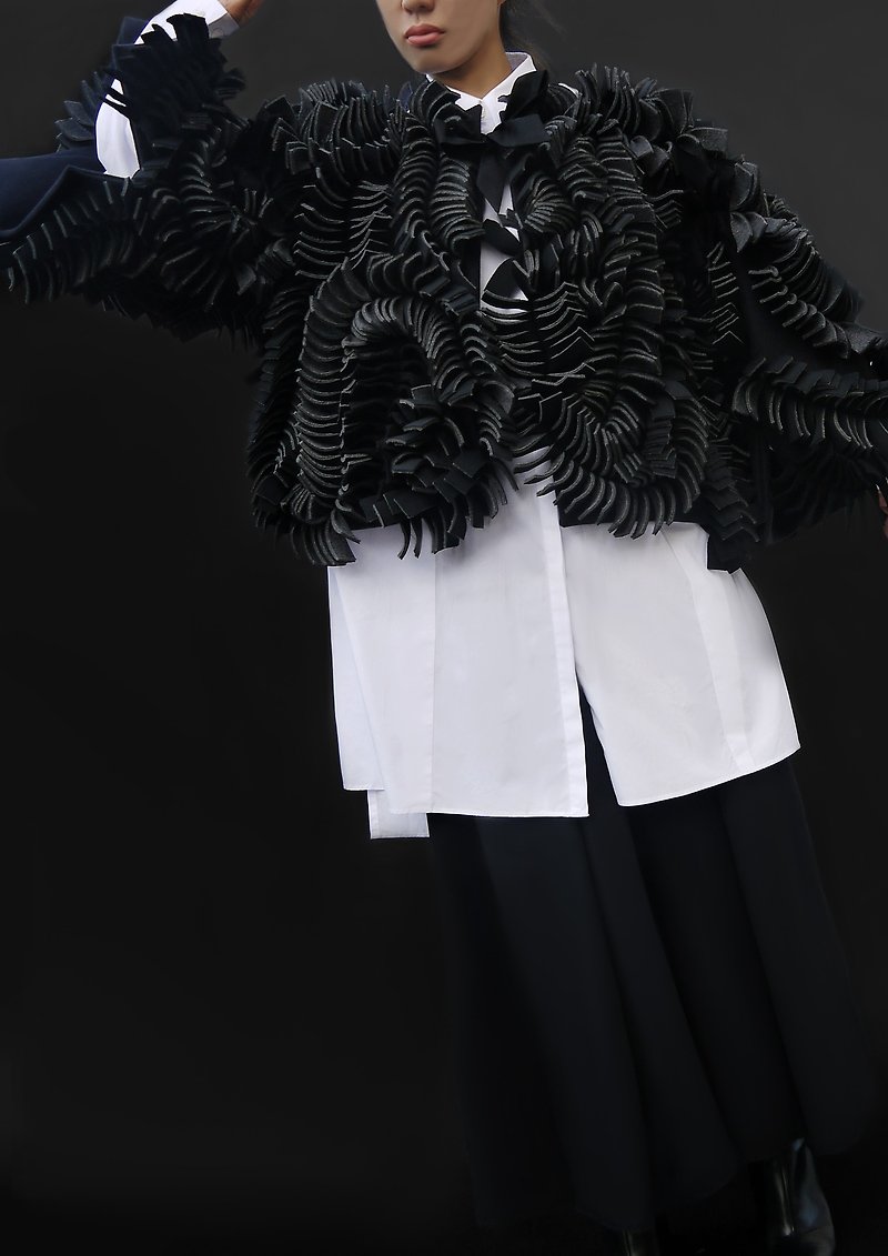 ペタルズジャケット / ウール100%/ イタリア製 - 女大衣/外套 - 羊毛 黑色