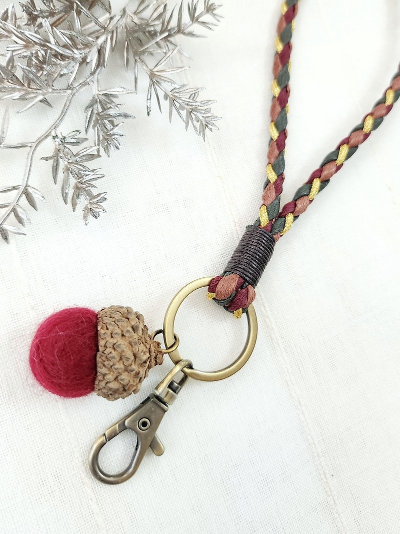 Paris*Le Bonheun. Wax braided keychain ID holder. retro christmas - ที่ใส่บัตรคล้องคอ - ผ้าฝ้าย/ผ้าลินิน สีแดง