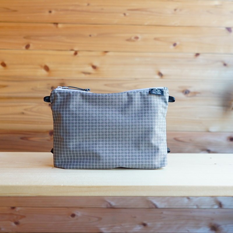 X-Grid・Gray・さこぽM / 登山・キャンプ・アウトドア・超軽量・防水・サコッシュ・ショルダーバッグ・ポーチ・slowhike・SCP-01-M - 化妝包/收納袋 - 尼龍 橘色