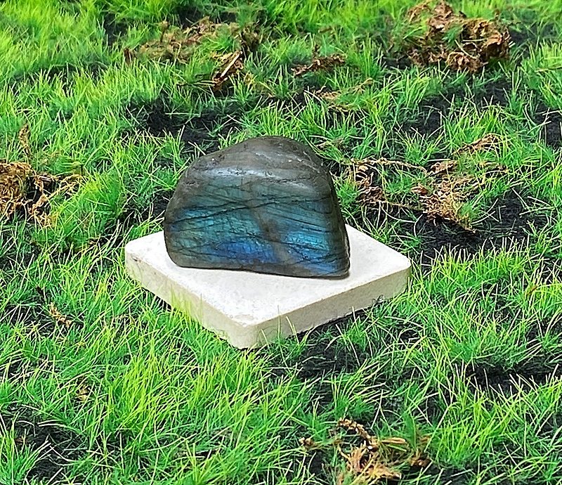 Energy Decoration - Natural Gradient Blue Light Labradorite Healing, Prosperous Marriage and Wealth Crystal, Fast Shipping - Items for Display - Crystal Multicolor