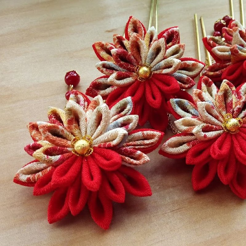 【八重菊花玉石墜單花簪】 髮飾 和服布料 重瓣 つまみ細工 - 髮夾/髮圈 - 聚酯纖維 紅色