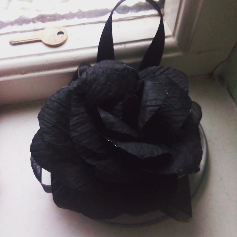 Victoria paragraph retro handmade paper rose Charm - Black Victoria - Items for Display - Paper Green