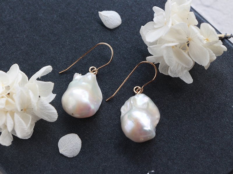 14kgf-fire ball pearl pierced earrings /can change to clip-on