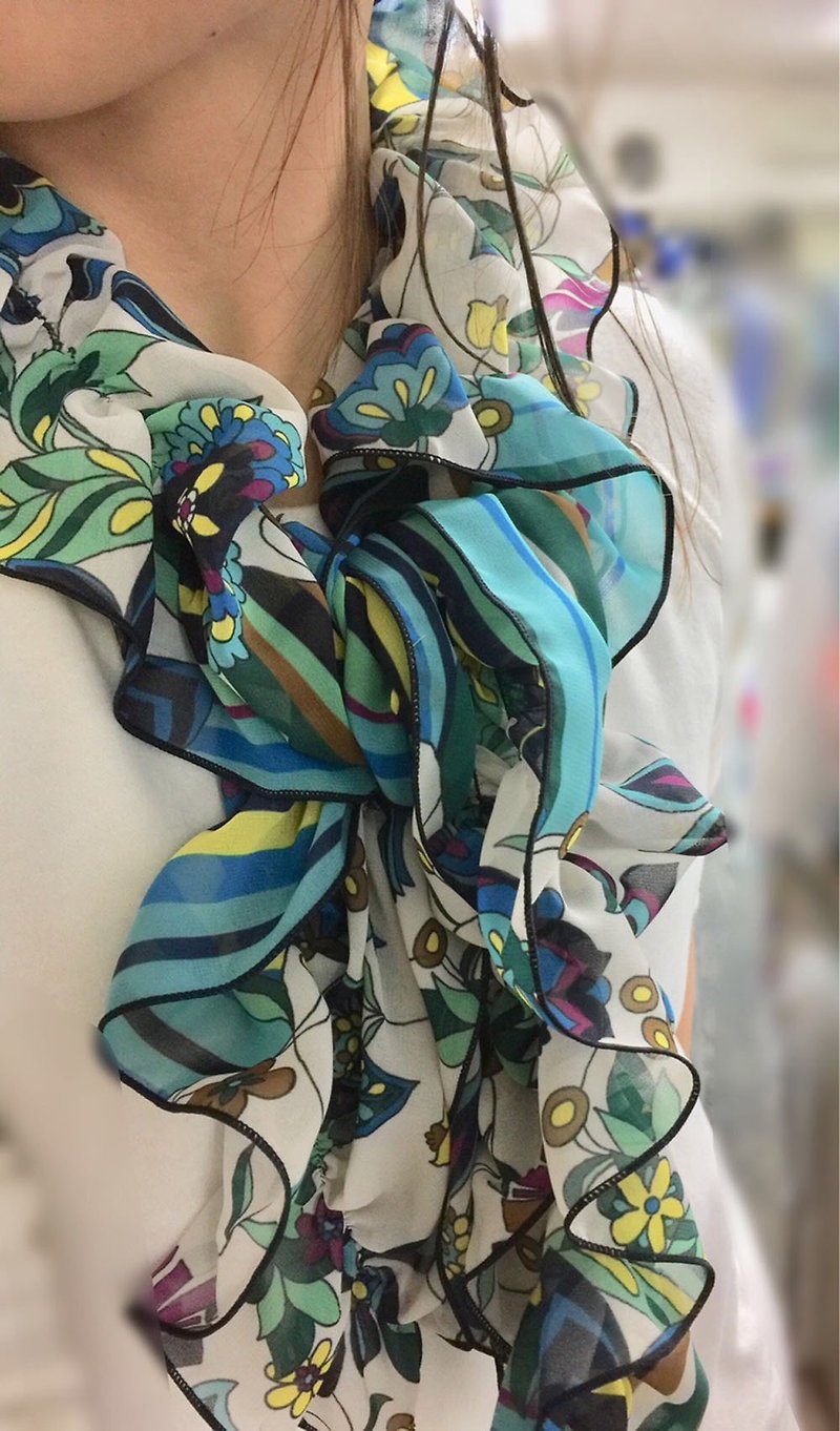 From Ballett Kyoto Ballet multi-stripe pattern shirring scarf Made of soft chiffon fabric that doesn't wrinkle easily - ผ้าพันคอ - วัสดุอื่นๆ สีม่วง