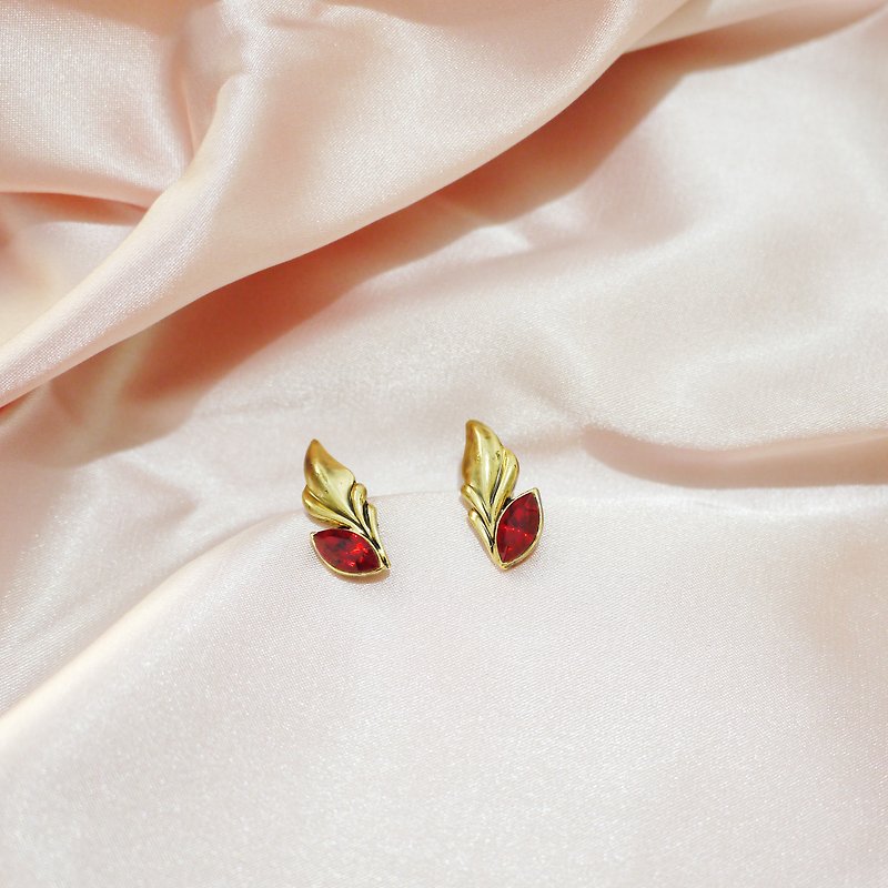 Greek Goddess Elegant Red Crystal Leaf Earrings - ต่างหู - โลหะ สีแดง