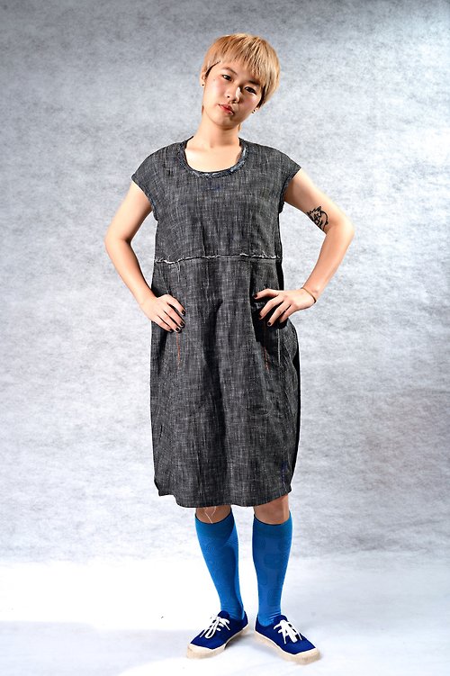 e-goat 立體花苞兩側弧形口袋 洋裝(鐵灰/土耳其藍2色)
