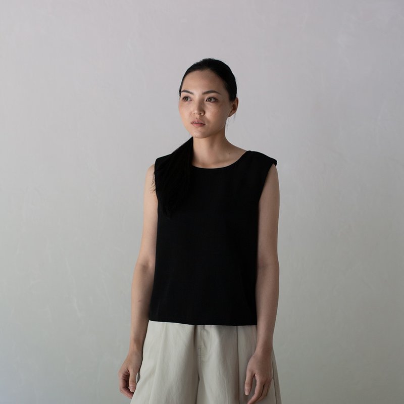 耀眼靈魂墊肩上衣 Polish Soul Shoulder Pad Top T334 - 背心/無袖上衣 - 聚酯纖維 多色