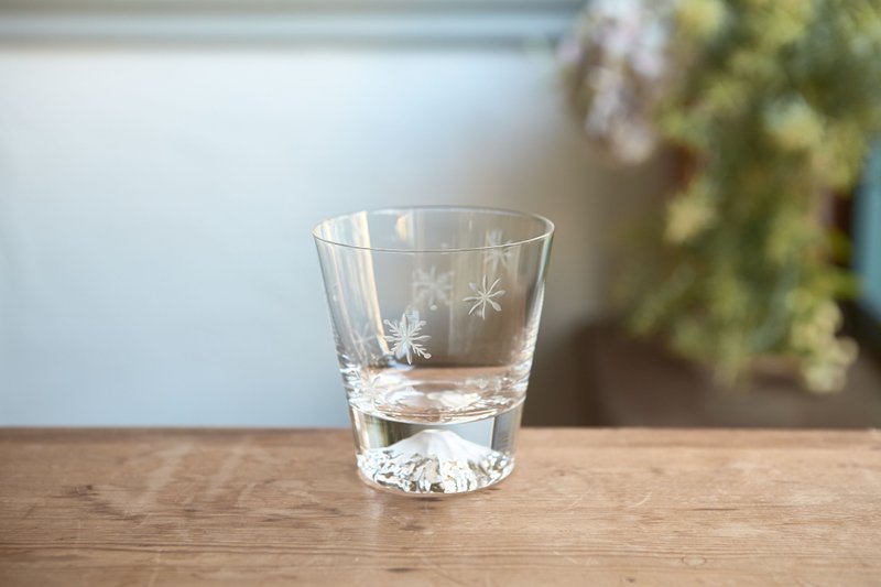 日本田島硝子 日本製富士山雕花威士忌杯 富士山杯-冰晶款 - 玻璃杯 - 玻璃 透明