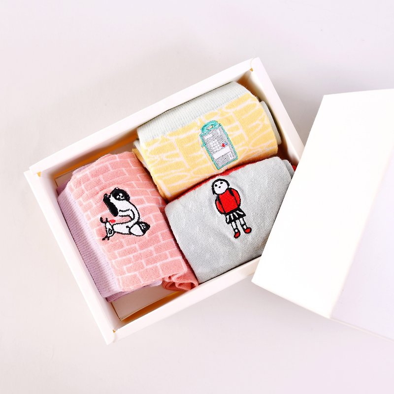 Picture book painter collaborates with Xiang Zai's memory cotton socks - Socks - Cotton & Hemp Multicolor