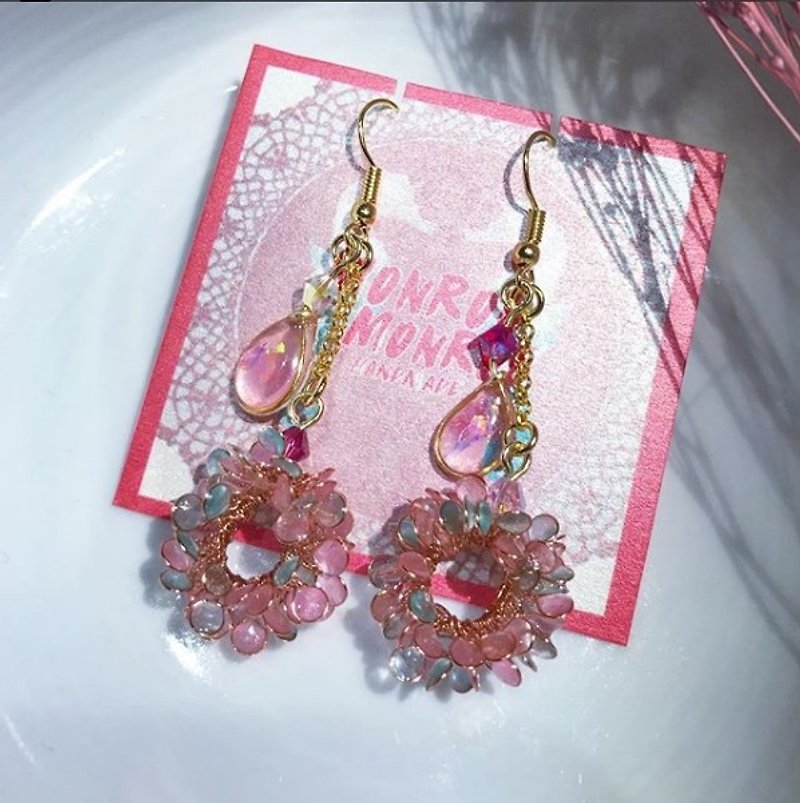 Dangle wreath earrings [cherry pink] - Earrings & Clip-ons - Other Materials Pink