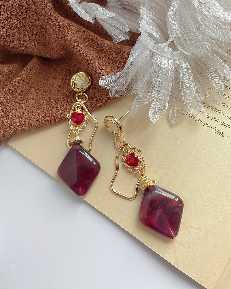 Handmade Earrings-Vintage purple red - ต่างหู - วัสดุอื่นๆ สีม่วง