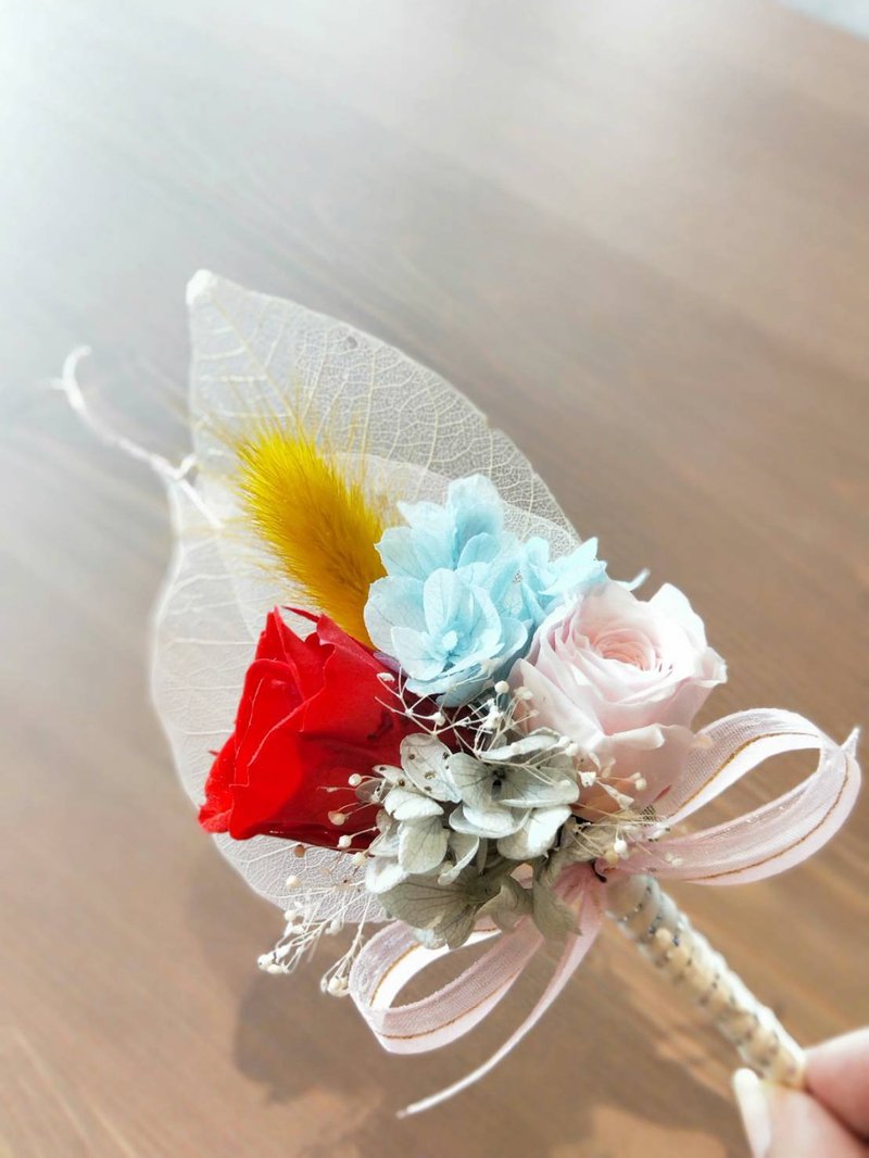 【花想容】玫瑰永生胸花 - 胸花/手腕花 - 植物．花 紅色