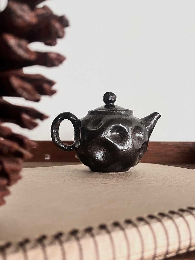 凹凸 正把壺 一三零 | 陶茶具 - 茶壺/茶杯/茶具 - 陶 黑色