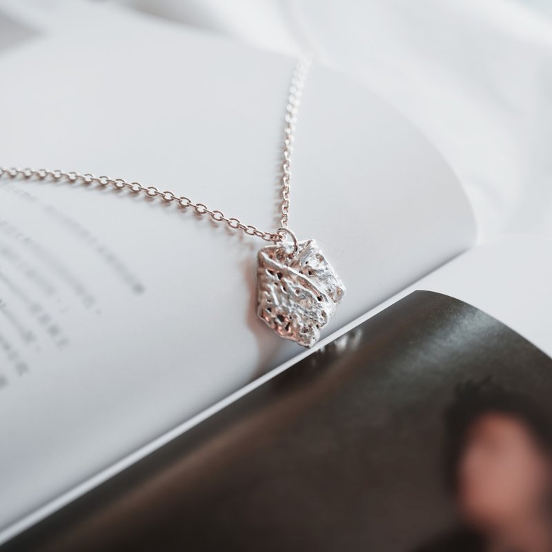 生まれ変わるシルバーアクセサリー【ハグ】999純銀/ネックレスペンダント/アートクレイシルバー - ネックレス - スターリングシルバー シルバー