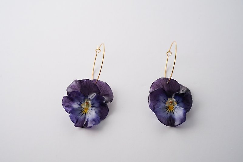 Viola loop earrings - Earrings & Clip-ons - Resin Purple