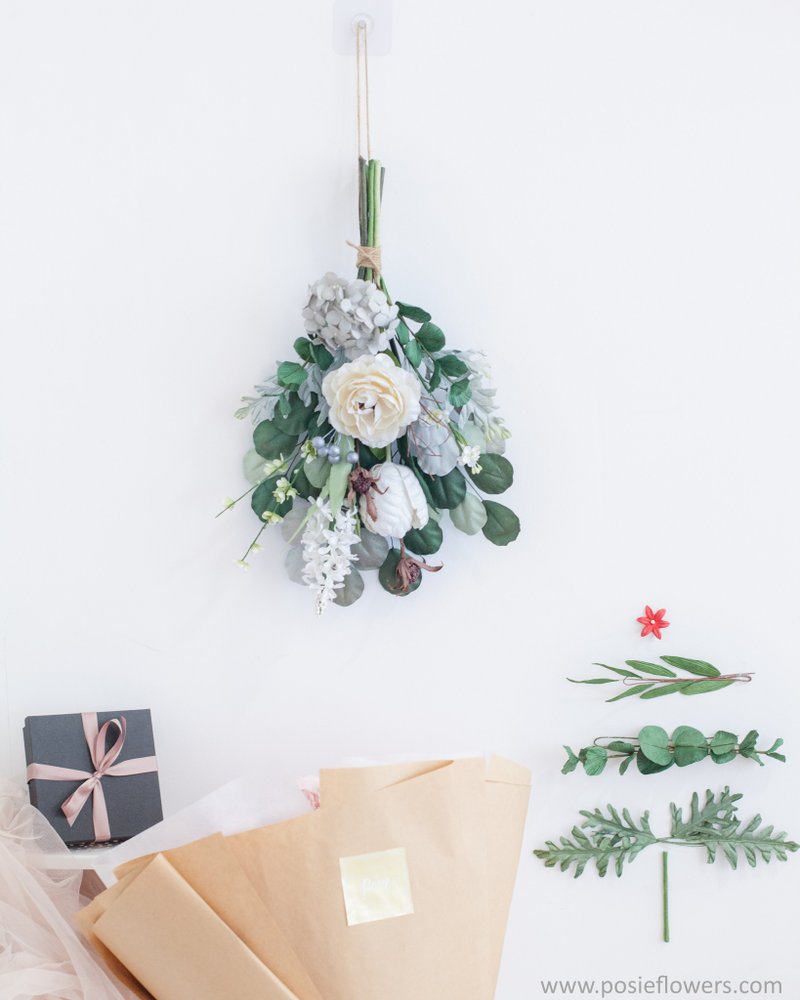 White Winter Set Paper Flower Christmas & New Year Decoration Diameter 8 inches - 擺飾/家飾品 - 紙 白色