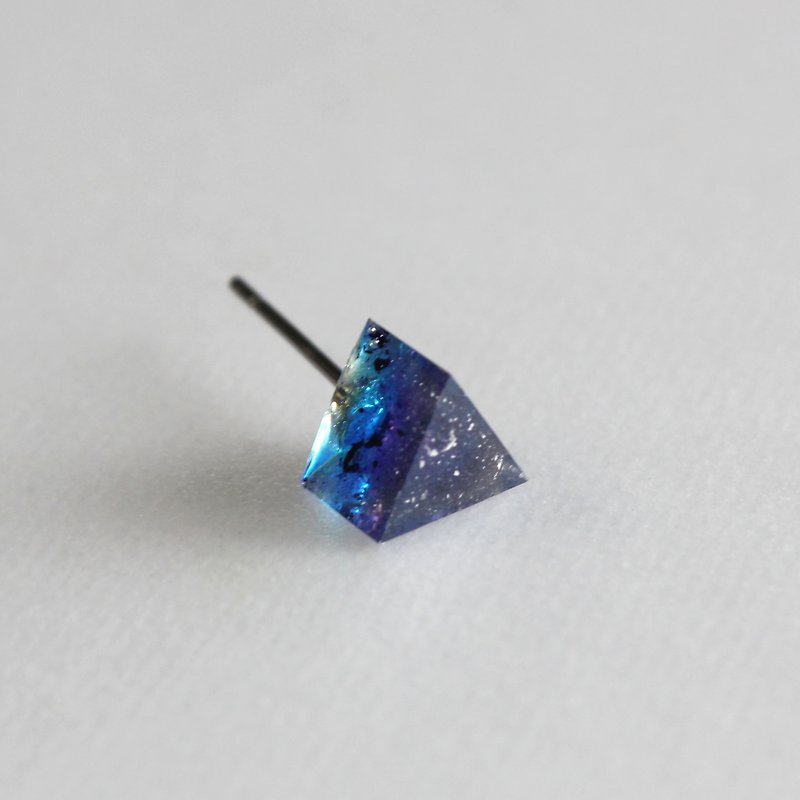 Blue resin earrings / 628 / triangle / sky fall Sky is Falling - Single - Earrings & Clip-ons - Plastic Blue