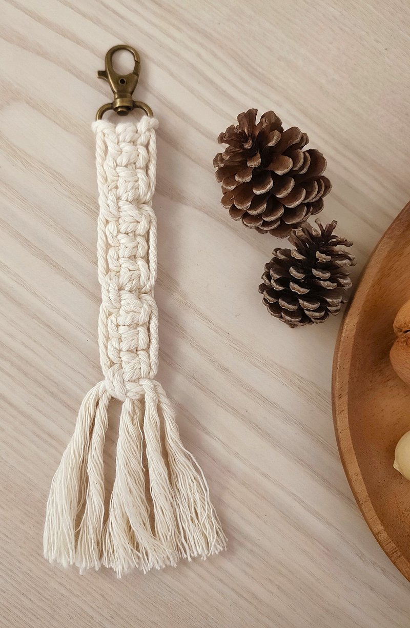 [Pure White Macrame] Macrame Woven Charm Keychain Ornament Christmas Gift - Keychains - Cotton & Hemp 