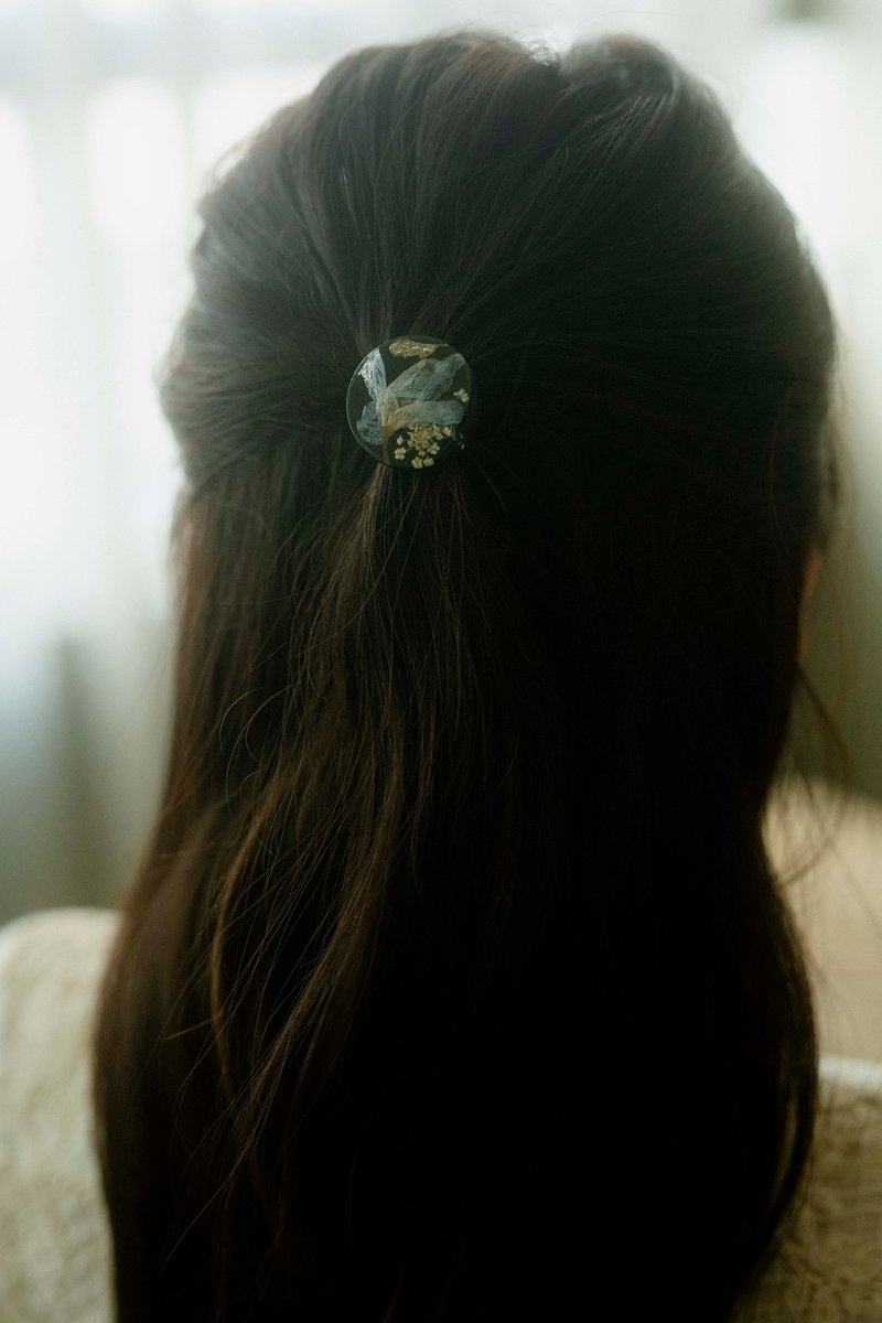 飛燕草標本髮圈 Delphinium Hair Accessory - 髮圈/髮夾 - 植物．花 黑色