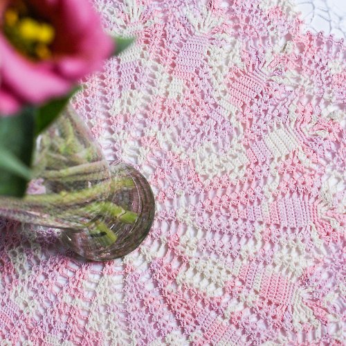 Crochet Fashion Studio Janine Light pink round placemat for dining decor Round table top decor Cotton coaster