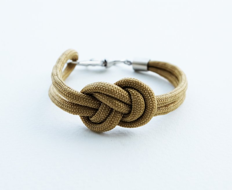 Paracord infinity-knot with metal clip bracelet in KAKI BROWN - สร้อยข้อมือ - วัสดุอื่นๆ สีนำ้ตาล