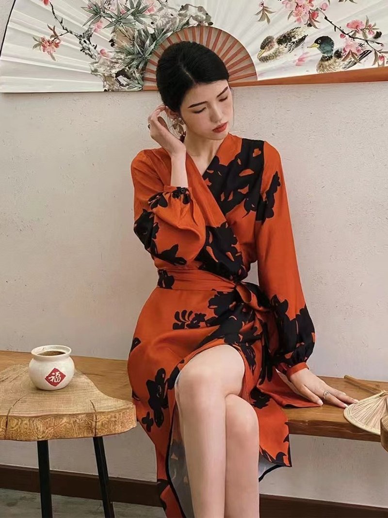 【印花】新中式復古中國風 紅色裹身連衣裙 - 裙子/長裙 - 其他材質 多色