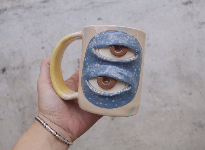 Handmade ceramic mug 2 eye in cream pastel :) - 花瓶/陶器 - 陶 多色