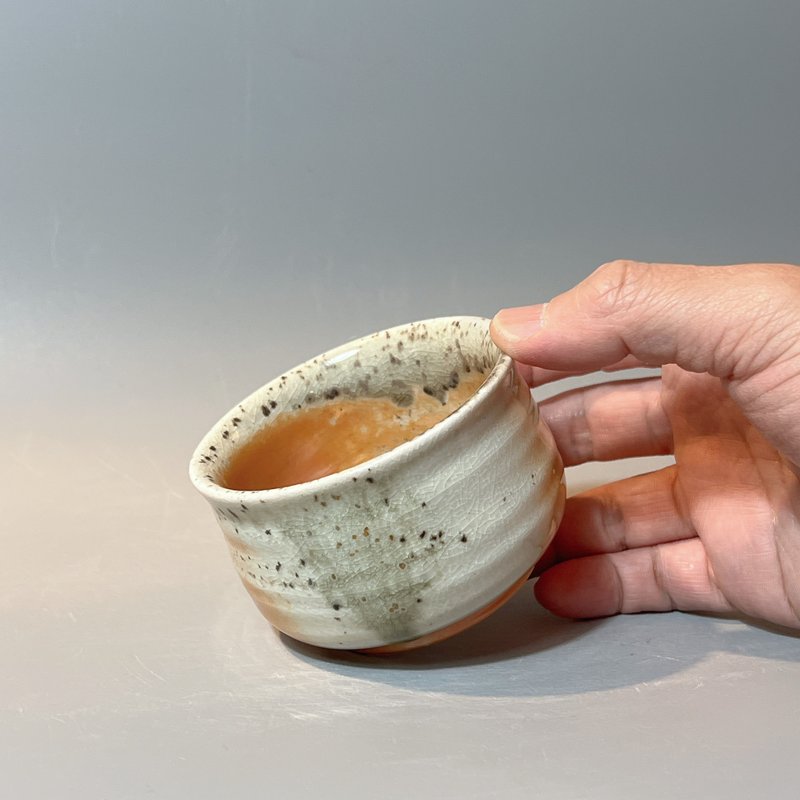 柴燒純瓷土主人杯 / 螺旋紋系列 / 小平凡手作 - 茶壺/茶杯/茶具 - 陶 