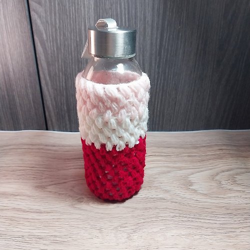 luckyhandmade246 cover bottle pink, red and white yarn crochet handmade