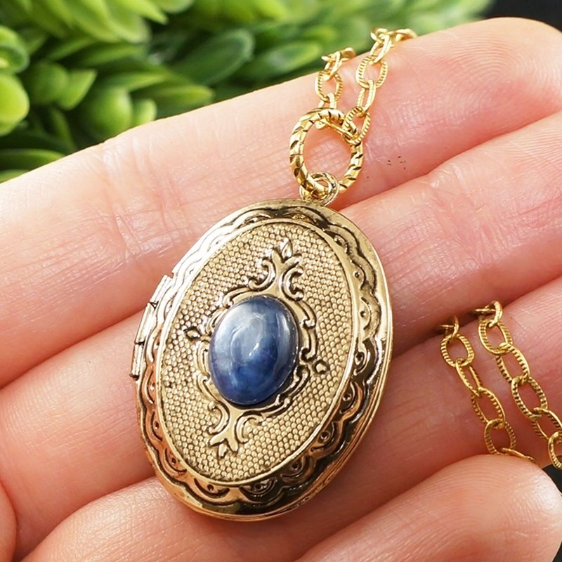 Blue Kyanite Oval Golden Photo Locket Necklace Gemstone Jewelry Pendant Necklace - 項鍊 - 半寶石 藍色