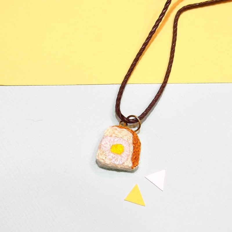 食物系刺繡蛋吐司 項鍊頸鍊 手工刺繡 - 項鍊 - 繡線 白色
