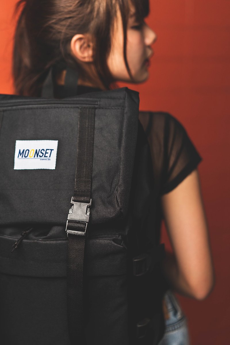 Large Backpack - กระเป๋าเป้สะพายหลัง - ไนลอน สีดำ