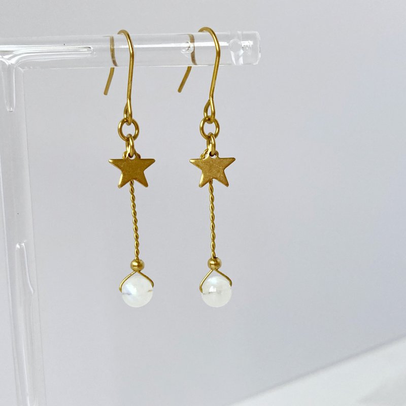 meteor. Natural Blue Moonstone Crystal Brass Earhook Bronze Earrings Lover's Stone Lover's Stone Gift - ต่างหู - ทองแดงทองเหลือง ขาว