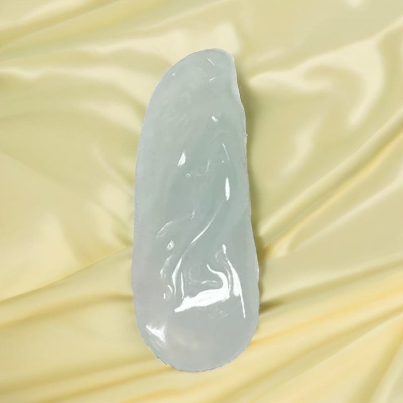 Ice jade is expertly carved like a fish in water | Natural Burmese grade A jade | Gift giving - พวงกุญแจ - หยก สีใส