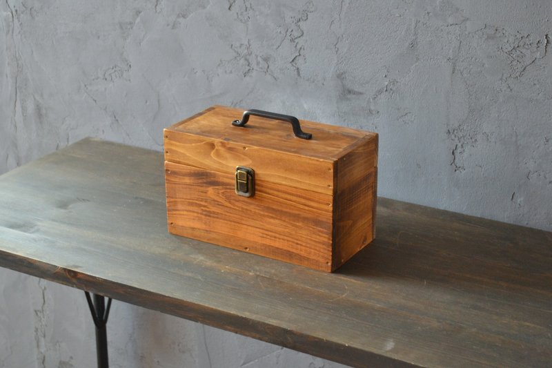 0310mito 日本產檜木箱型木盒 收納盒 M 尺寸 黑色鐵件角 - 收納箱/收納用品 - 木頭 咖啡色