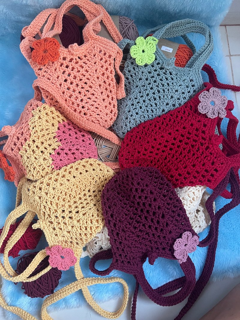 Crochet Hand Crossbody Bag, Small Size, Mesh Net Pattern with Flower - 其他 - 棉．麻 多色