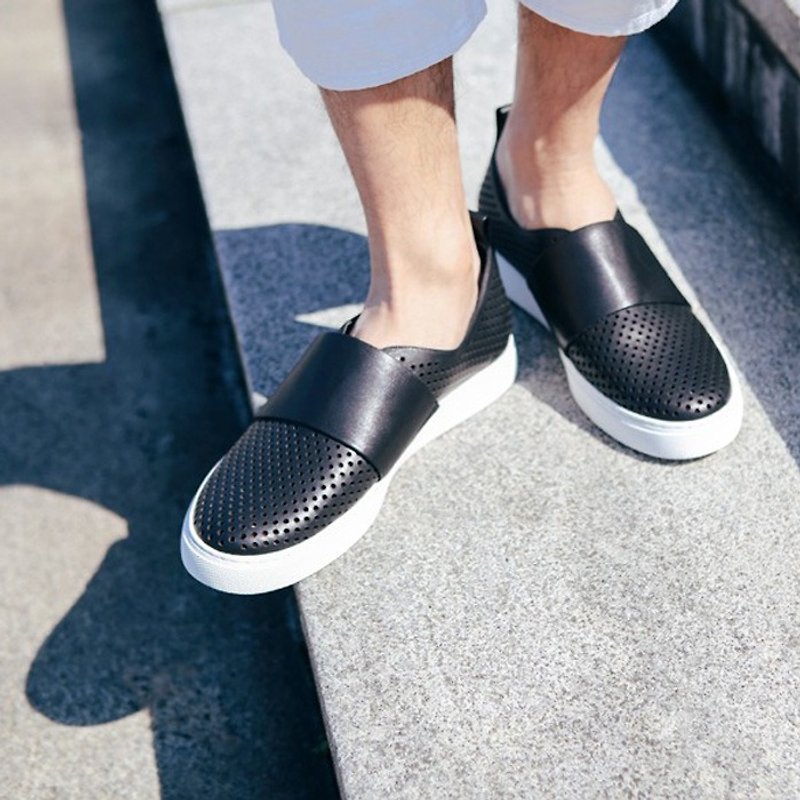 Minimalist thick cross-section soft leather leather casual shoes round hole hollow black men - รองเท้าลำลองผู้ชาย - หนังแท้ สีดำ