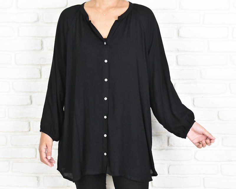 スキッパーボタンシャツ　ブラック - 女襯衫 - 其他材質 黑色