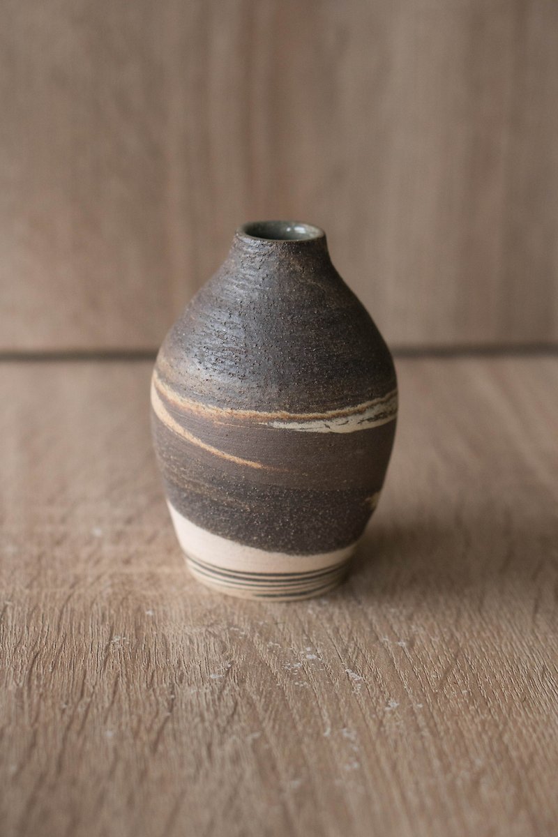 Marbled small vase - เซรามิก - ดินเผา สีนำ้ตาล