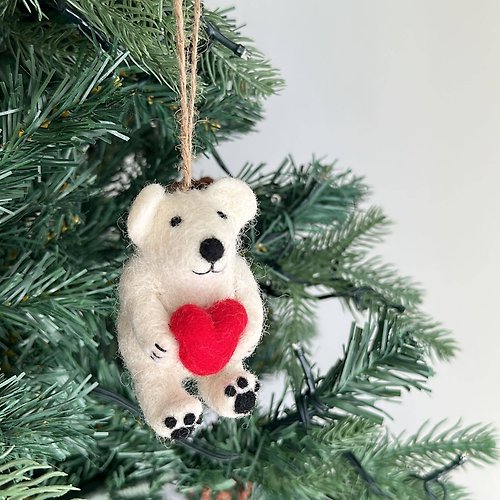 安選物羊毛氈 Ganapati Crafts Co. 羊毛氈聖誕掛飾 - 北極熊抱愛心