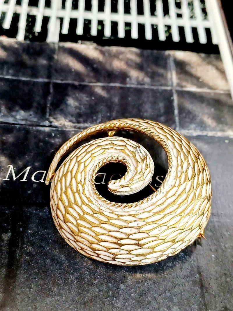 vintage jewelry  Emmons 古典網紋狀琺瑯渦旋 別針 胸針 - 胸針 - 其他金屬 