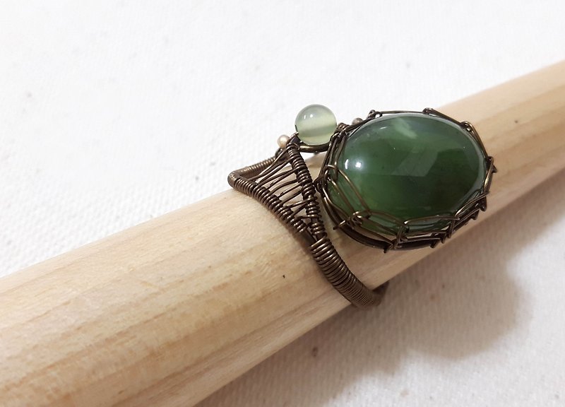 祖母的綠寶石復古戒指 - 戒指 - 紙 綠色