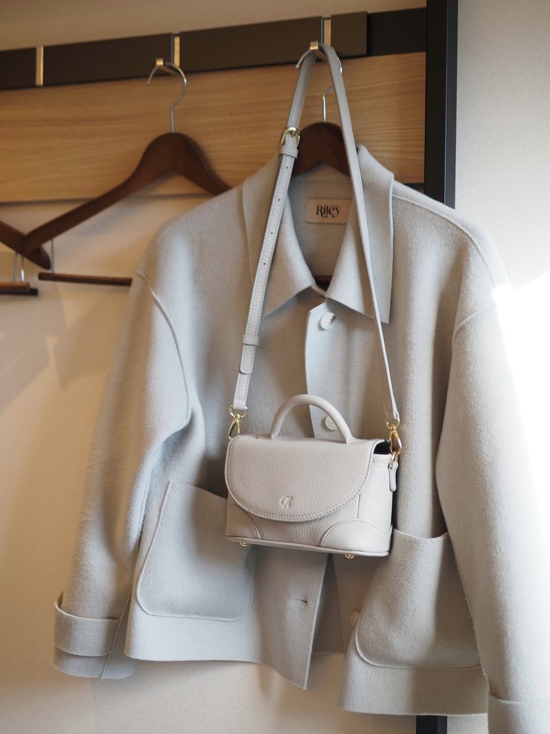 Tracy (Cloud):  Crossbody bag, Cow leather, Light weight, Mini bag, Light grey - กระเป๋าถือ - หนังแท้ สีเทา