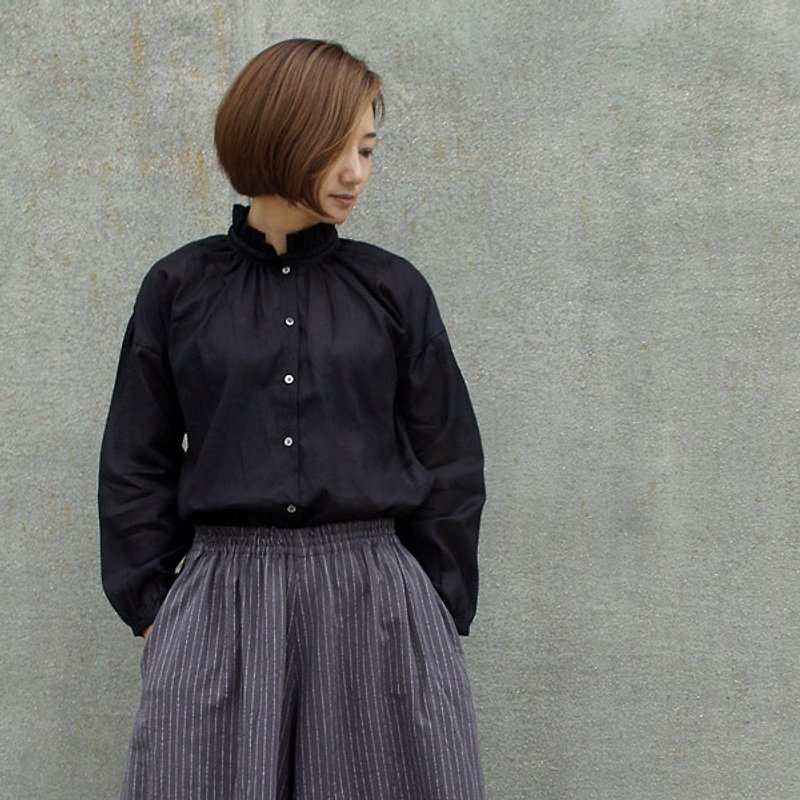 Thin slab half linen collar ruffle + lace long sleeve blouse/Relaxing size/black - 恤衫 - 棉．麻 黑色