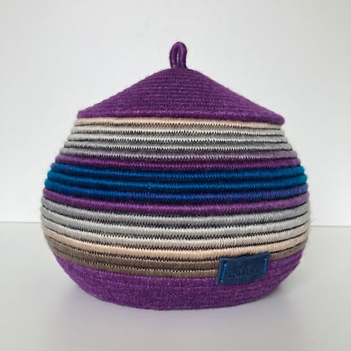 KOTTOSH ART Purple jute basket with lid 20 cm x 19 cm