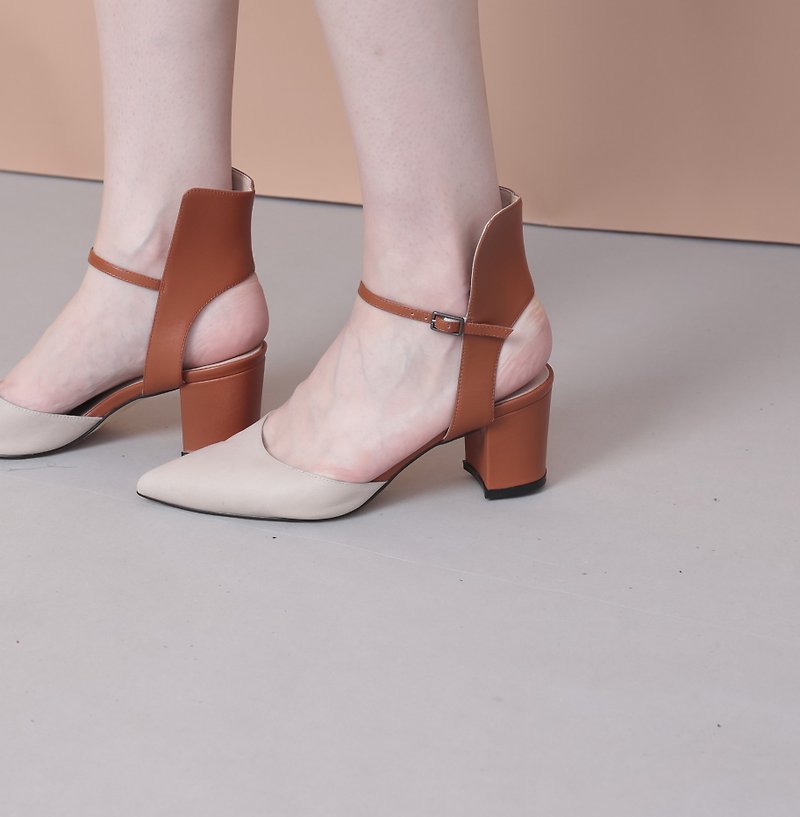 Stand collar design pointed thick heel sandals apricot orange - รองเท้าส้นสูง - หนังแท้ สีส้ม